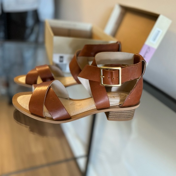 NWT - Clarks - Sandcastle Ray - Casual Sandals - EU 37 - Picture 3 of 9